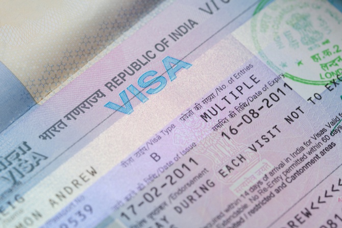 Guarantee for foreigners to get Vietnamese visas regranted